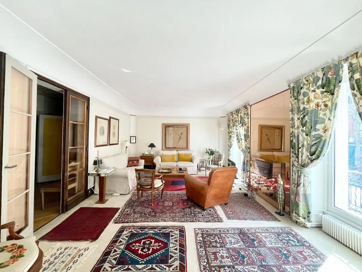 Appartement Magnifique Duplex 11E Arrondissement à Paris France